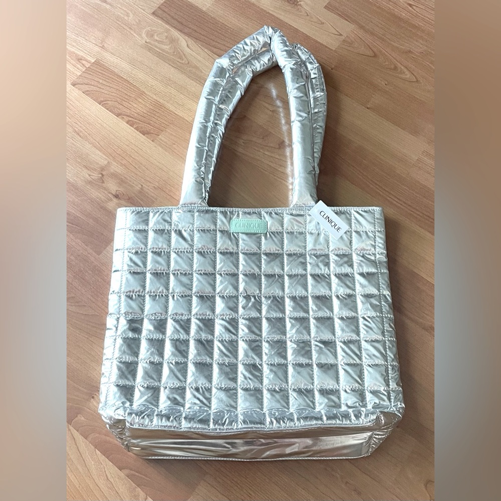 NWT Clinique Quilted Puffer Bag